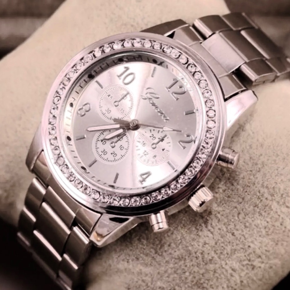 GENEVA Luxury unisex Quartz Dial Watch